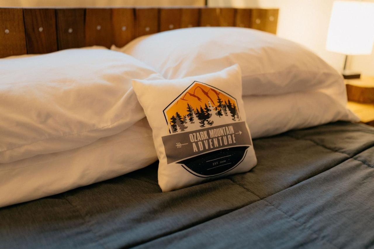 Treehouse Cozy Glamping Site Branson Exterior foto